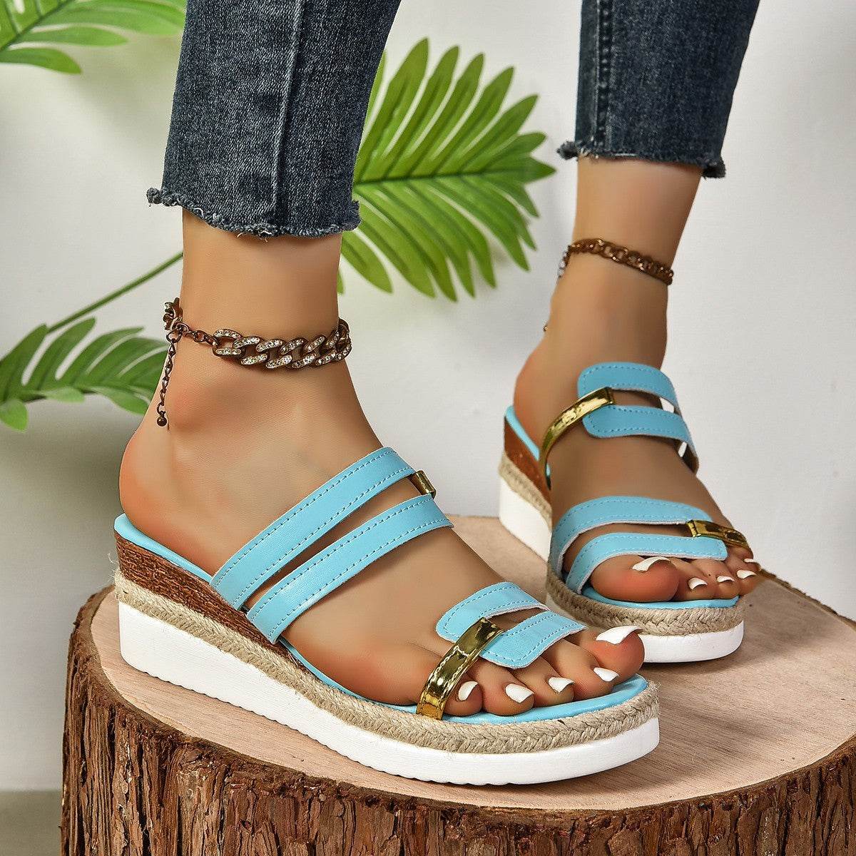 Sandalen mit Keilabsatz und Farbblock-Riemen - FreeWave Fashion 