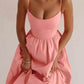 Sexy Damenkleid mit U-Ausschnitt und plissierten Hosenträgern - FreeWave Fashion 
