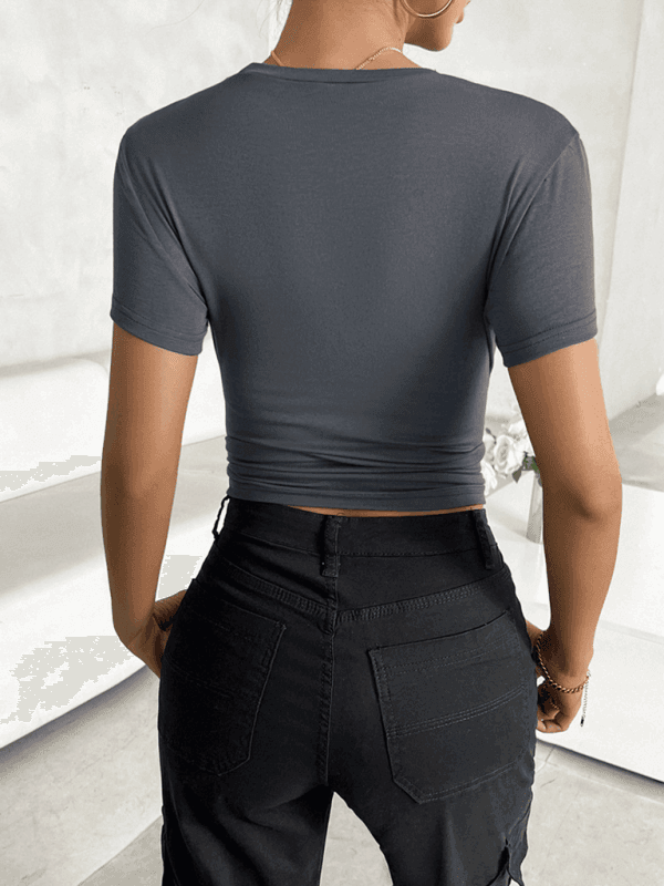 Unifarbenes Oberteil, tailliertes, kurzes, schmal geschnittenes, nabelfreies T-Shirt - FreeWave Fashion 