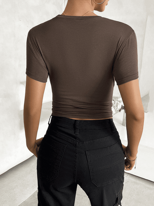 Unifarbenes Oberteil, tailliertes, kurzes, schmal geschnittenes, nabelfreies T-Shirt - FreeWave Fashion 