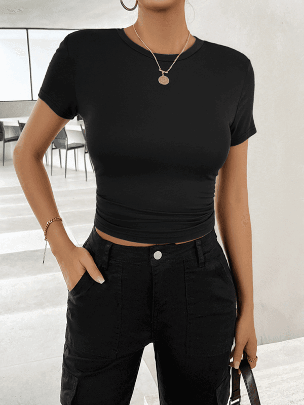 Unifarbenes Oberteil, tailliertes, kurzes, schmal geschnittenes, nabelfreies T-Shirt - FreeWave Fashion 