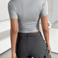 Unifarbenes Oberteil, tailliertes, kurzes, schmal geschnittenes, nabelfreies T-Shirt - FreeWave Fashion 