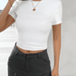 Unifarbenes Oberteil, tailliertes, kurzes, schmal geschnittenes, nabelfreies T-Shirt - FreeWave Fashion 