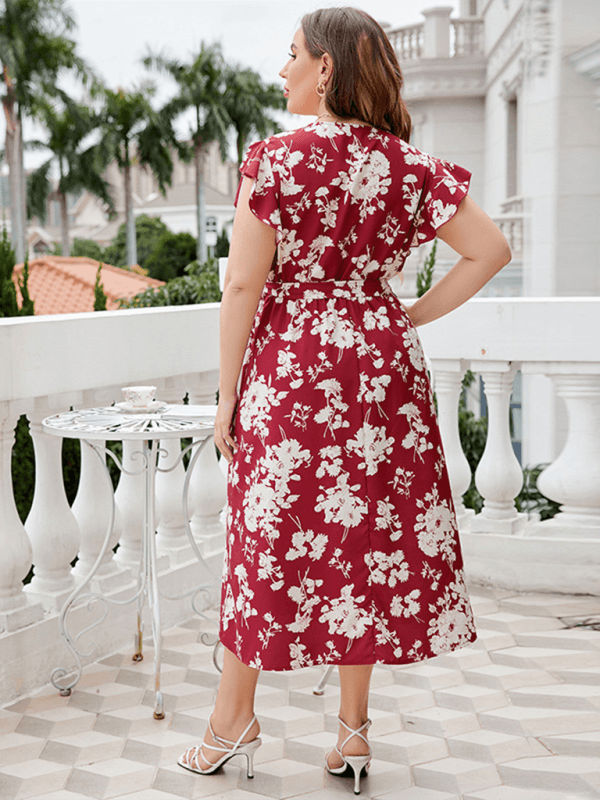 Rotes Kleid mit V-Ausschnitt und Gürtel für Damen in Übergröße - FreeWave Fashion 